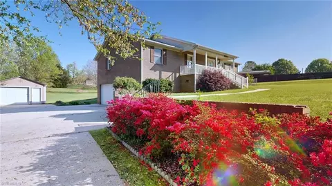 3555 Meadow Ct, Trinity, NC 27370