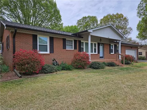 5187 Sedge Brook Rd, Kernersville, NC 27284