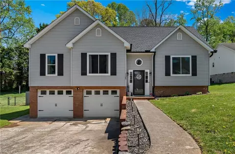 125 Springhouse Farm Ct, Winston Salem, NC 27107