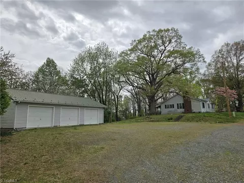 1157 Wood Rd, Danbury, NC 27016