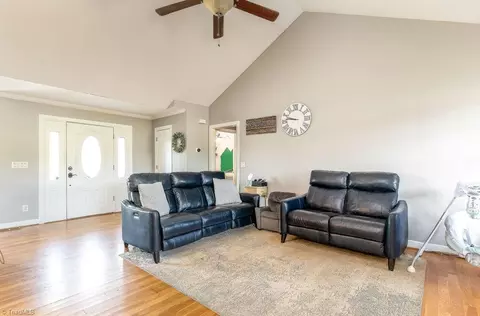 2924 Clear Ridge Dr, Trinity, NC 27370 photo 3