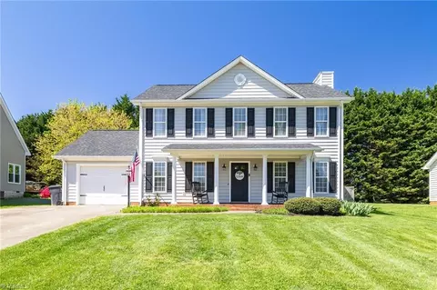 1516 Squires Ln, Kernersville, NC 27284