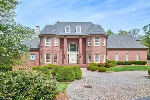 1095 Fieldwood Ln, Winston Salem, NC 27106