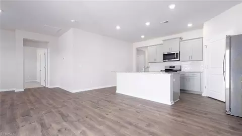 Entry Way - 1757 Post Oak Dr, Haw River, NC 27258 photo 3 of 6