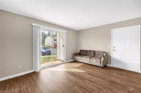 511 Mystic Dr, Greensboro, NC 27406