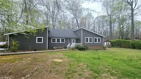 4660 Tallwood Dr, Trinity, NC 27370