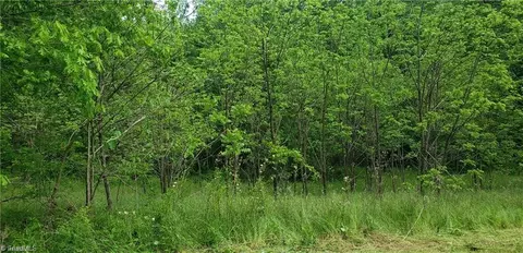 180 Carters Ridge Rd, Advance, NC 27006