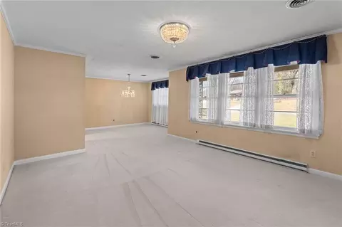 Living - 407 Pinecroft Ln, Spencer, NC 28159 photo 1 of 4