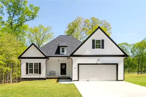433 Brookwood Ave E, Liberty, NC 27298