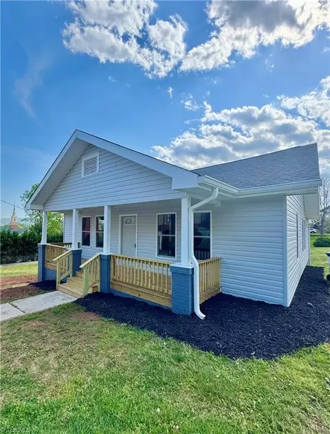 511 5th St, North Wilkesboro, NC 28659