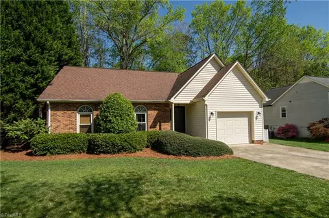4245 Yeaton Glen Cir, Winston Salem, NC 27107