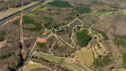 311 Phillips Rd, Dobson, NC 27017 photo 8