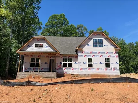5107 Logos Dr #24, Stokesdale, NC 27357