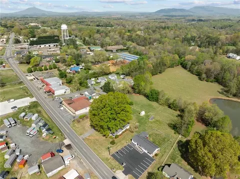 View/Area - 313 King St E, King, NC 27021 photo 4 of 4