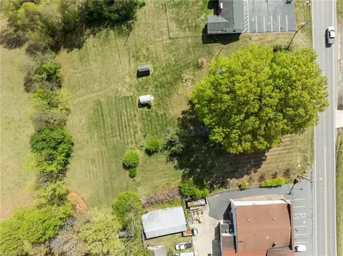 View/Area - 313 King St E, King, NC 27021 photo 1 of 4