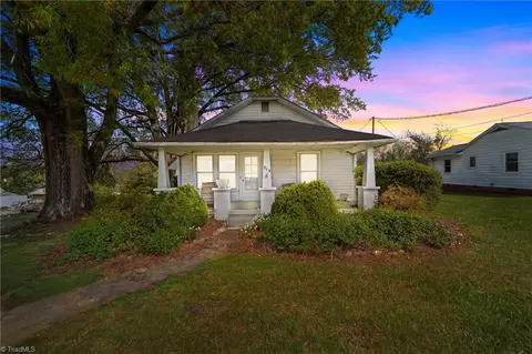 313 King St E, King, NC 27021