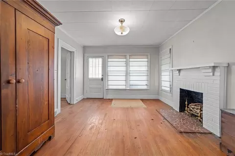 Living - 313 King St E, King, NC 27021 photo 2 of 3