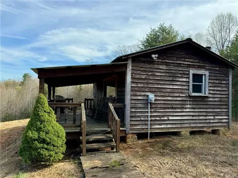 335 Phillips Rd, Dobson, NC 27017 photo 2