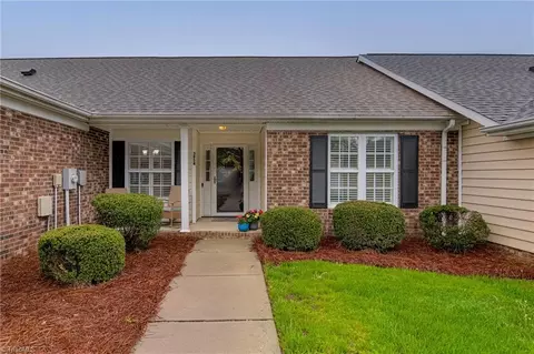 3954 Cobblestone Bend Dr, High Point, NC 27265 photo 2