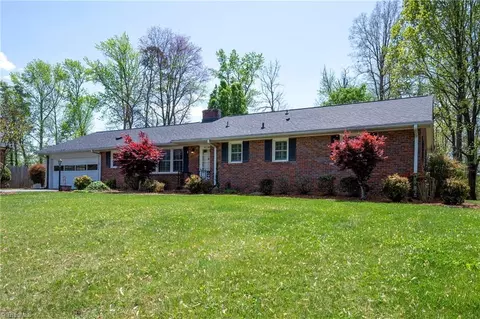 4930 Stonington Rd, Winston Salem, NC 27103