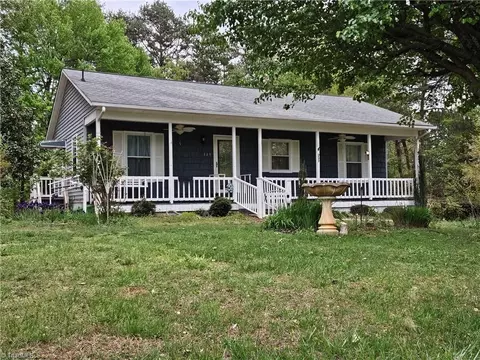 149 Briarwood Knollwood St, State Road, NC 28676