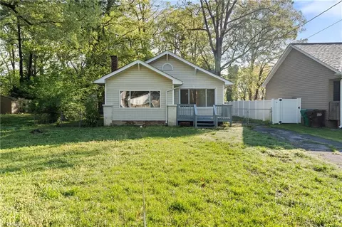256 Crestwood Cir, High Point, NC 27260