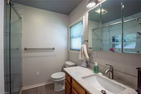 Bath - 314 Monnell Dr, High Point, NC 27265 photo 3 of 4