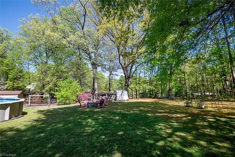 Exterior - 314 Monnell Dr, High Point, NC 27265 photo 5 of 6