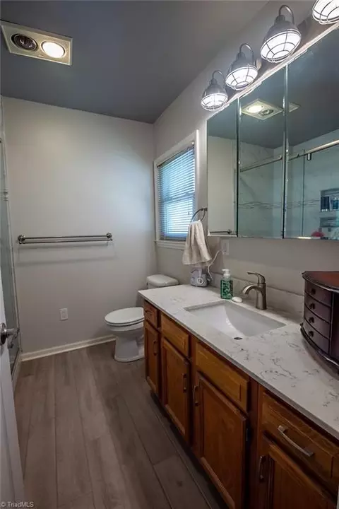Bath - 314 Monnell Dr, High Point, NC 27265 photo 4 of 4