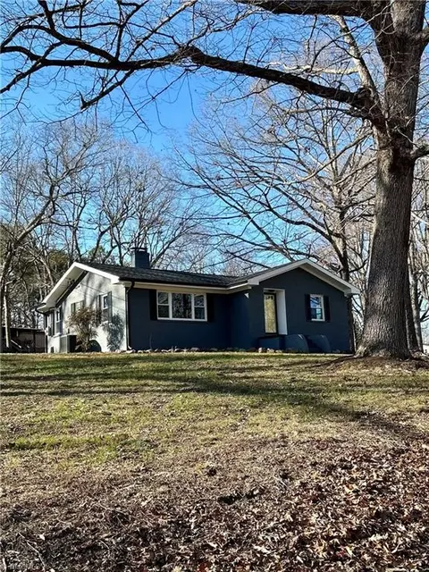 122 Rain Tree Trl, Mount Airy, NC 27030