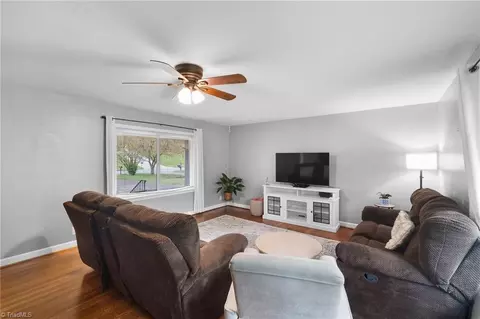 Living - 511 Sherbrook Dr, High Point, NC 27262 photo 2 of 2