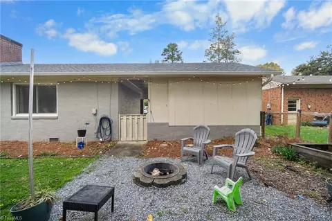 Exterior - 511 Sherbrook Dr, High Point, NC 27262 photo 4 of 6