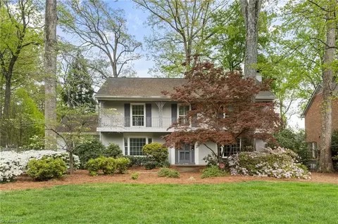 916 Fairgreen Rd, Greensboro, NC 27410