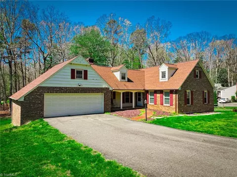 214 Ridgewood Dr, Mount Airy, NC 27030