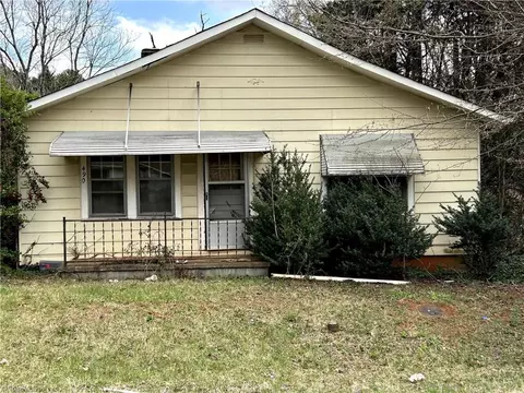 490 Wayside Dr, Winston Salem, NC 27107