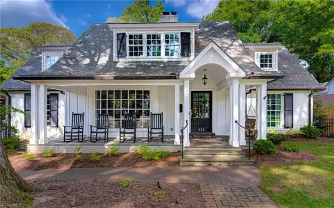 830 Roslyn Rd, Winston Salem, NC 27104