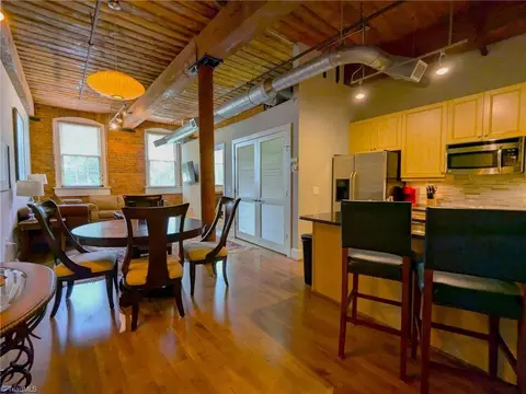 836 Oak St #406, Winston Salem, NC 27101