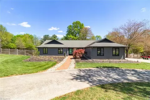 1701 Chelsea Place Dr, Kernersville, NC 27284
