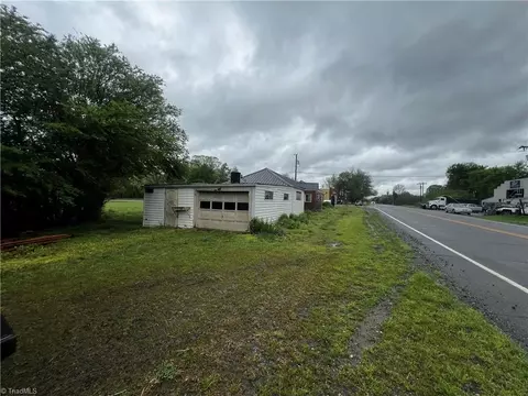 1164 Memorial Hwy E, Harmony, NC 28634 photo 3