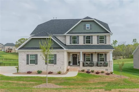 8104 Back Nine Dr, Stokesdale, NC 27357