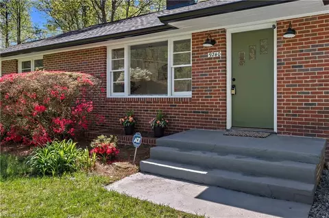 9240 Reynolda Rd, Pfafftown, NC 27040