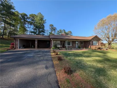648 Union Cross Rd, Dobson, NC 27017