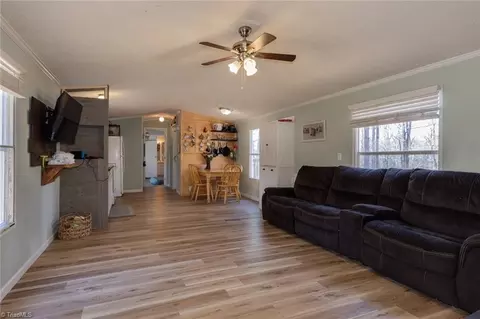220 Dowell Dr, Roaring River, NC 28669 photo 11