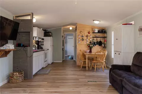 220 Dowell Dr, Roaring River, NC 28669 photo 12