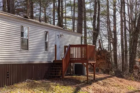 220 Dowell Dr, Roaring River, NC 28669 photo 6