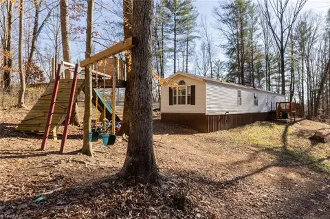 220 Dowell Dr, Roaring River, NC 28669 photo 30