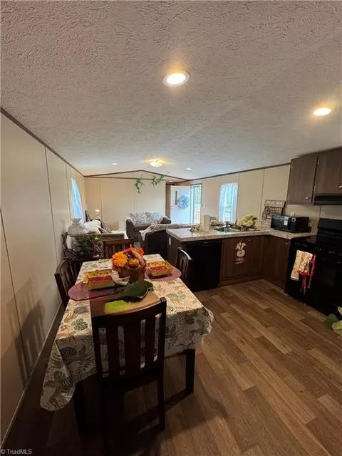 310 Springfield Rd, Pilot Mountain, NC 27041 photo 6
