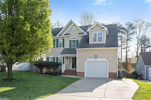 17 Top Ridge Ct, Greensboro, NC 27407