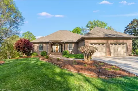 1605 Tower Rd, Thomasville, NC 27360