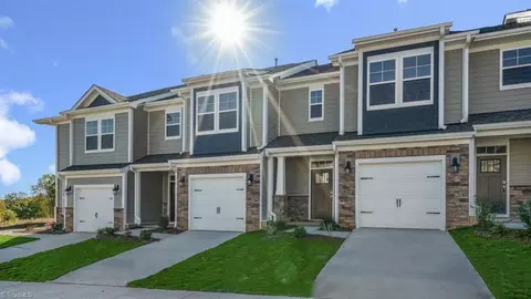 1380 Amberview Ln, Kernersville, NC 27284